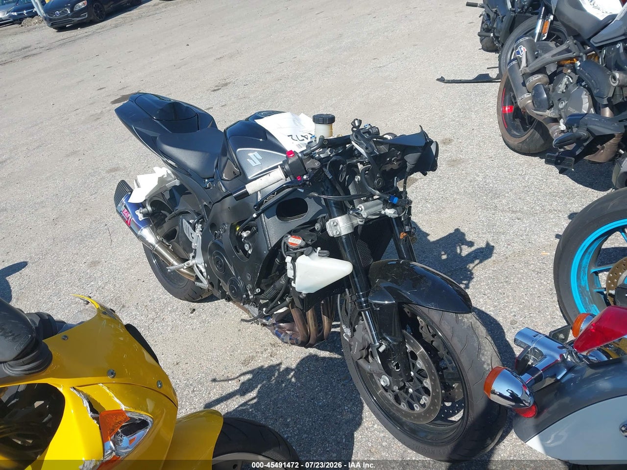 JS1GR7LA182****** · 2008 SUZUKI GSX-R750