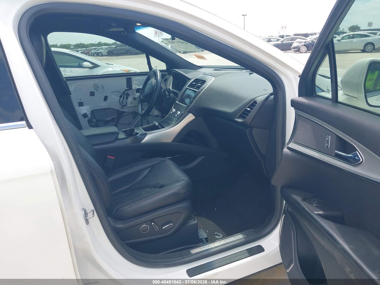 2020 LINCOLN NAUTILUS STANDARD · 5/11