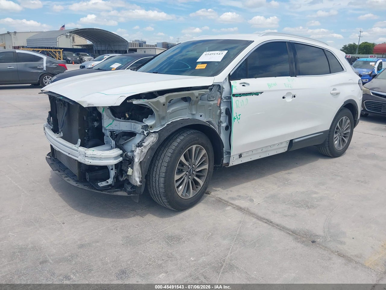 2020 LINCOLN NAUTILUS STANDARD · 2/11