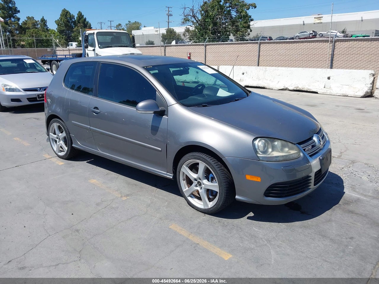 WVWKC71K98W****** · 2008 VOLKSWAGEN R32