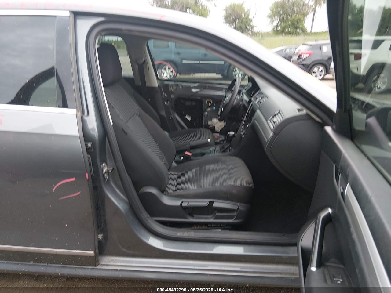 2016 VOLKSWAGEN PASSAT 1.8T S · 5/11