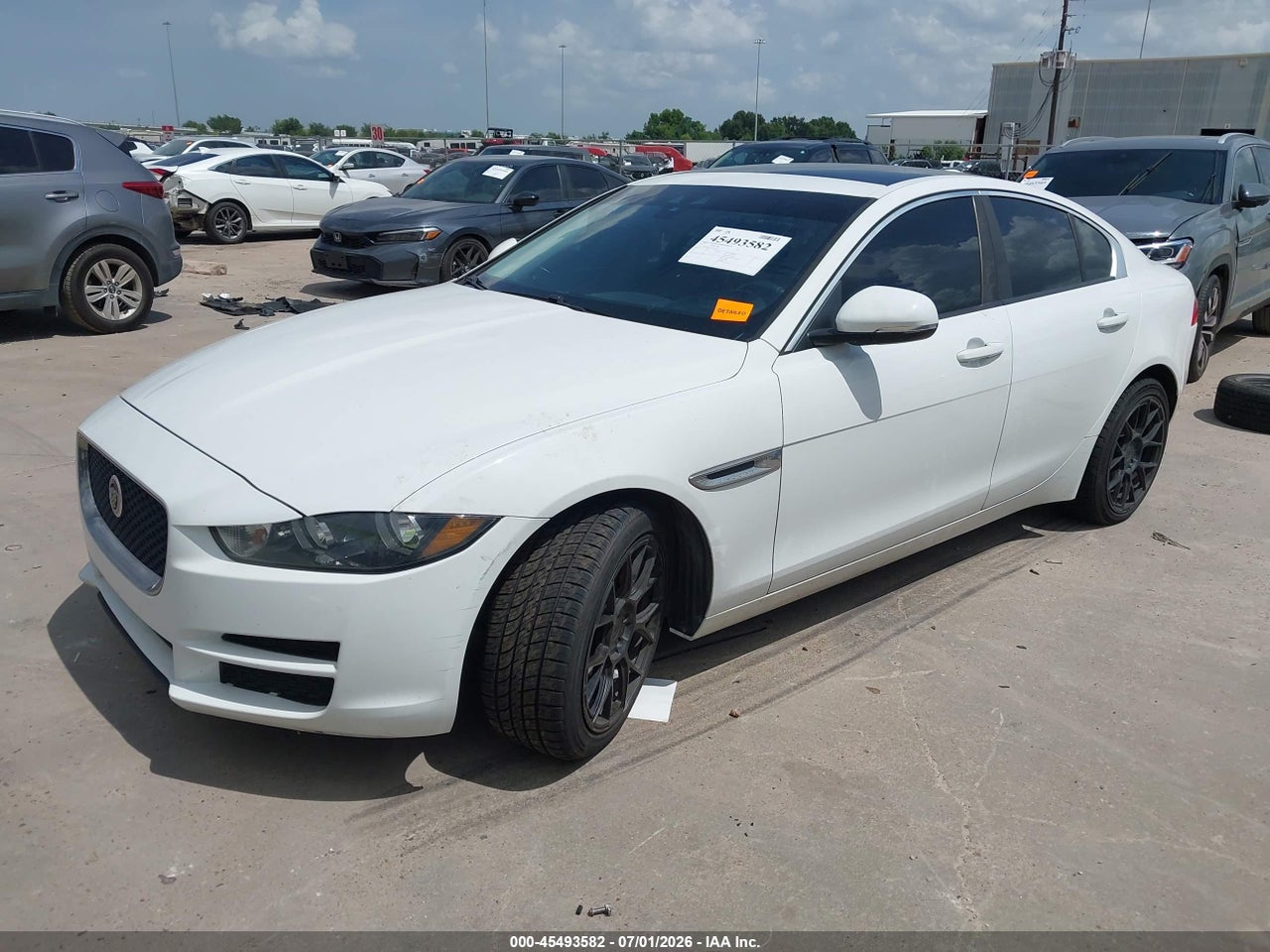 2017 JAGUAR XE 25T · 2/11