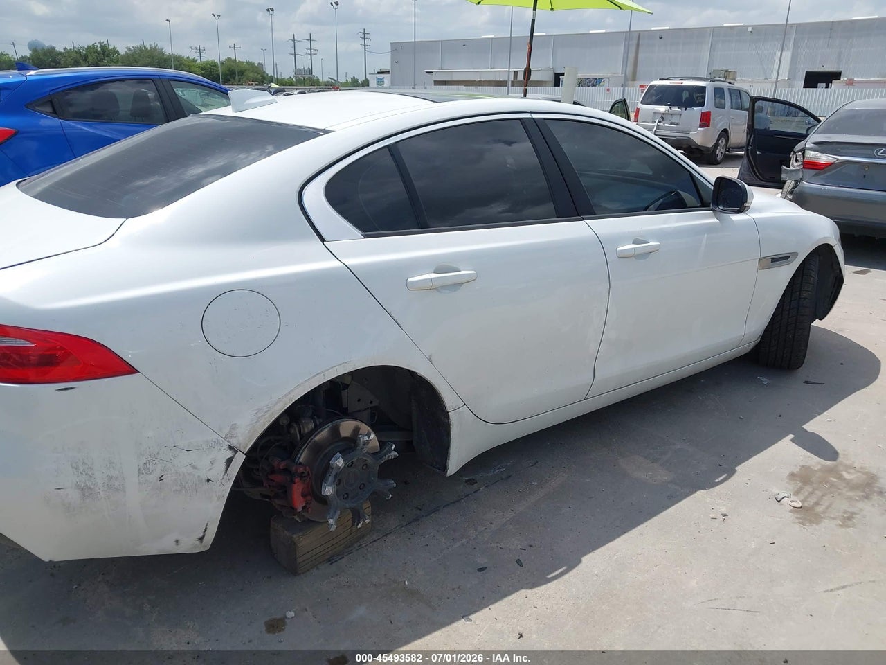 2017 JAGUAR XE 25T · 6/11