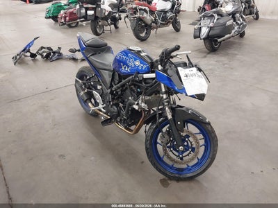 2018 YAMAHA YZFR3