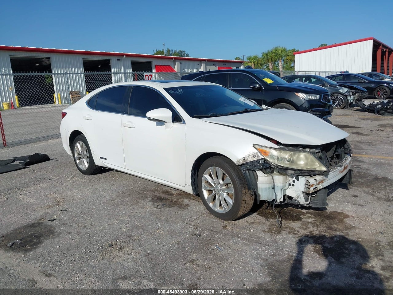 JTHBW1GG2D2****** · 2013 LEXUS ES 300H