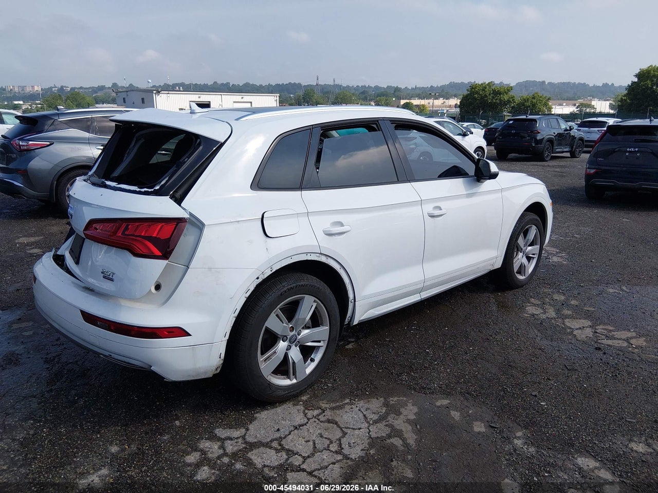 2018 AUDI Q5 2.0T PREMIUM/2.0T TECH PREMIUM · 4/10