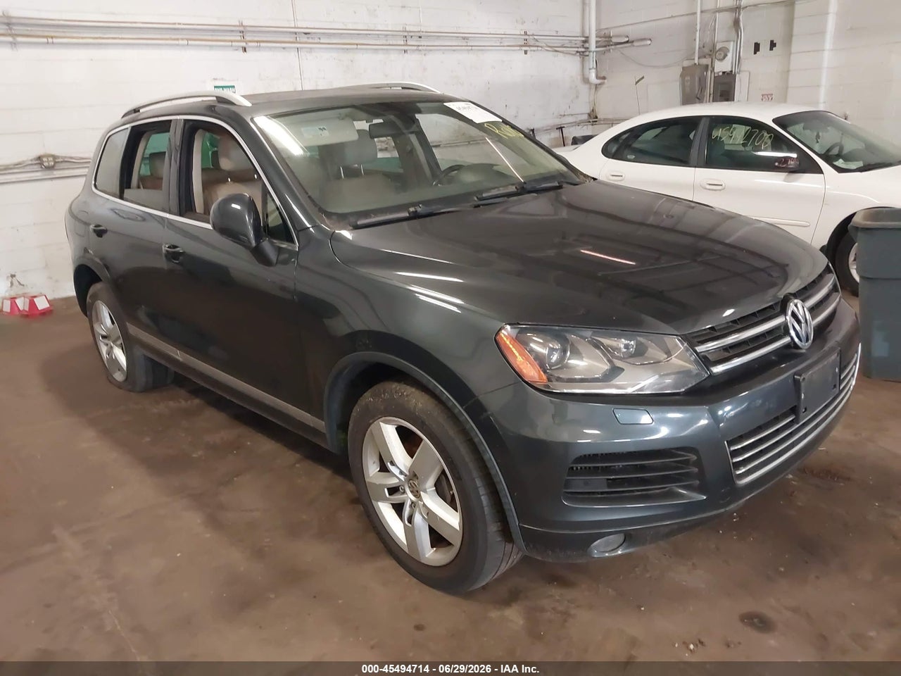 WVGFK9BPXBD****** · 2011 VOLKSWAGEN TOUAREG TDI LUX