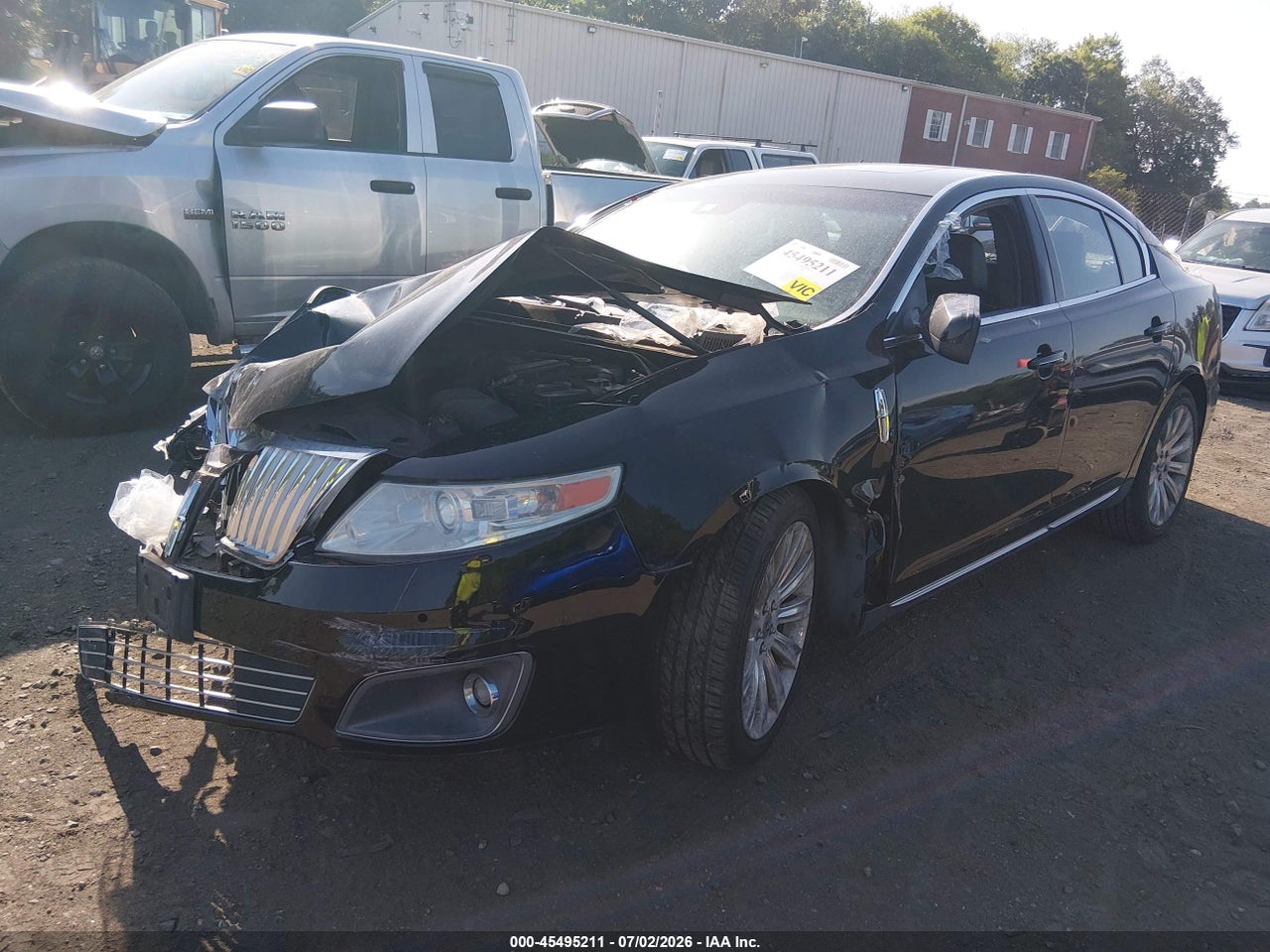2011 LINCOLN MKS   · 2/10