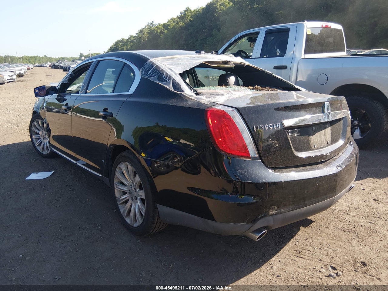2011 LINCOLN MKS   · 3/10