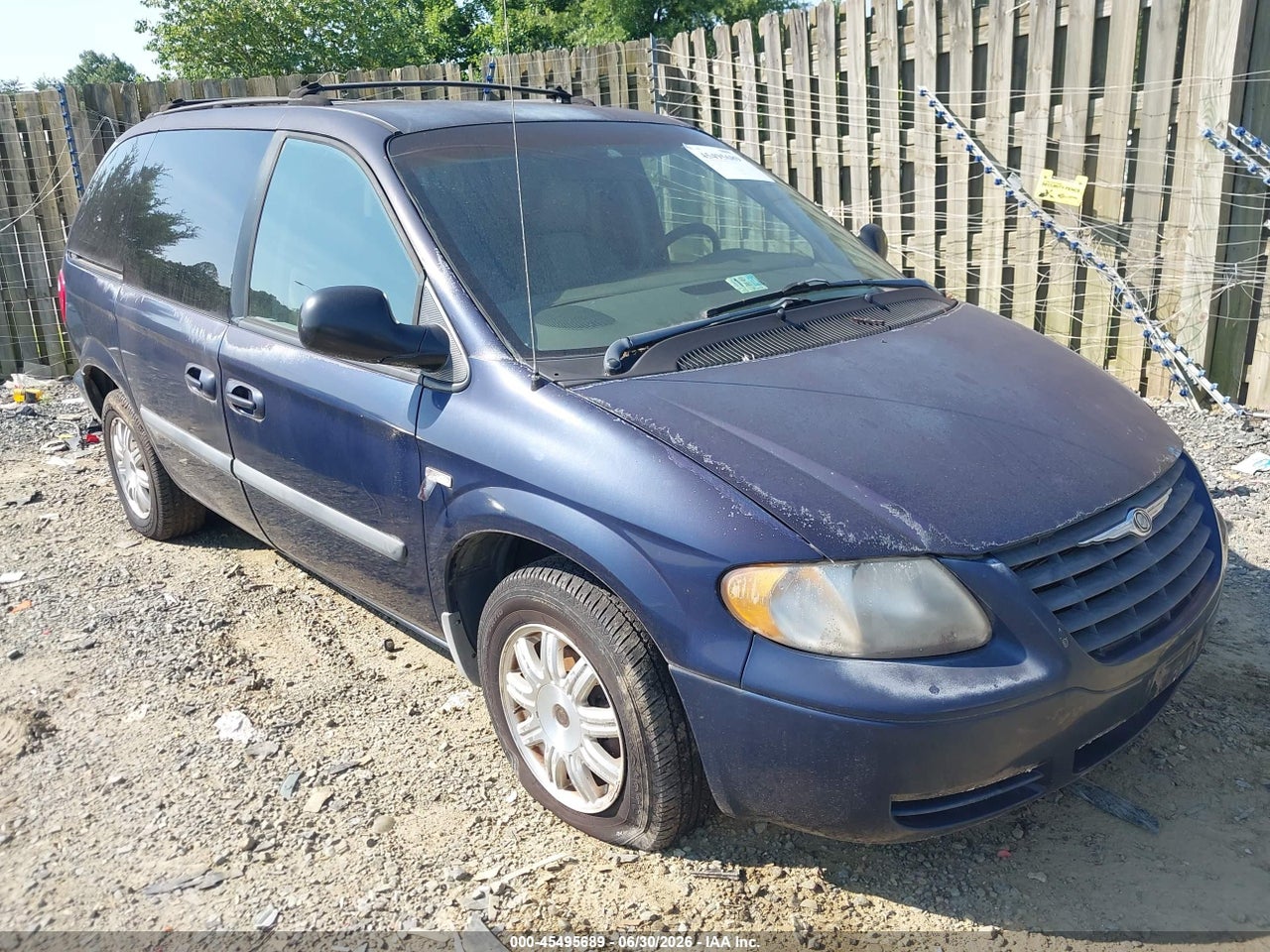 1C4GP45R15B****** · 2005 CHRYSLER TOWN &amp; COUNTRY