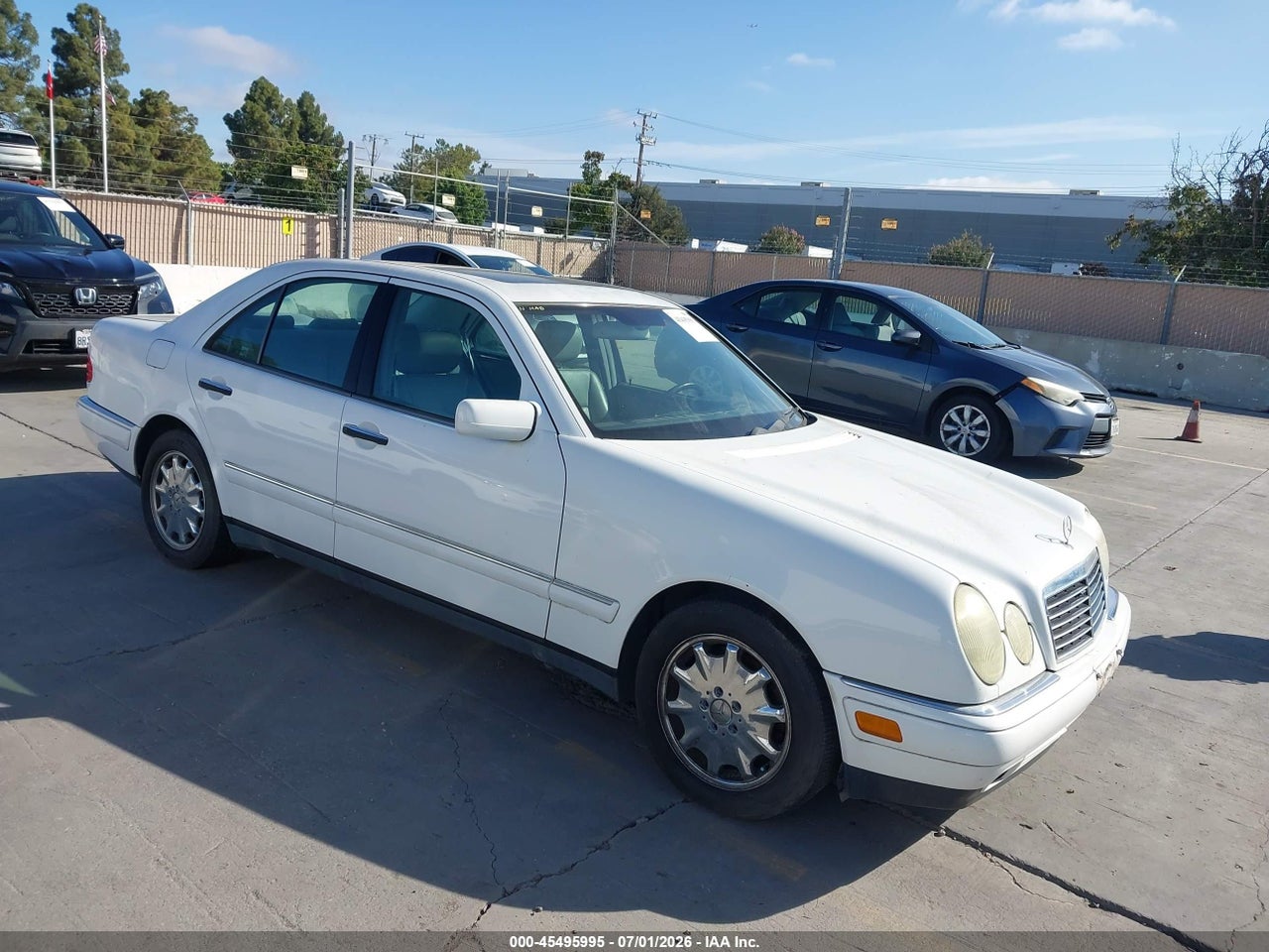 WDBJF65H5XA****** · 1999 MERCEDES-BENZ E 320