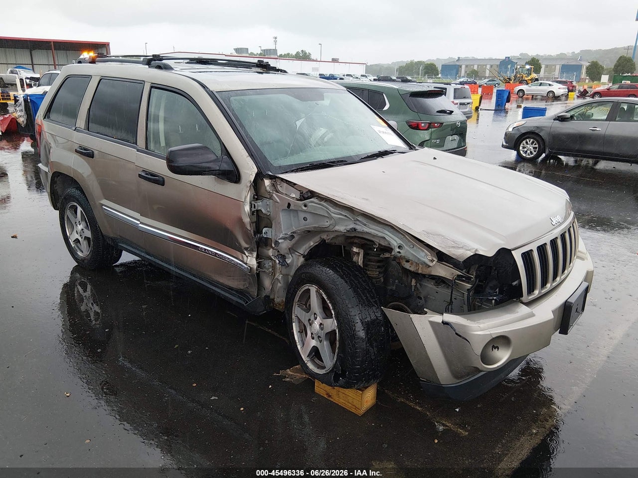 1J4GR48K75C****** · 2005 JEEP GRAND CHEROKEE LAREDO