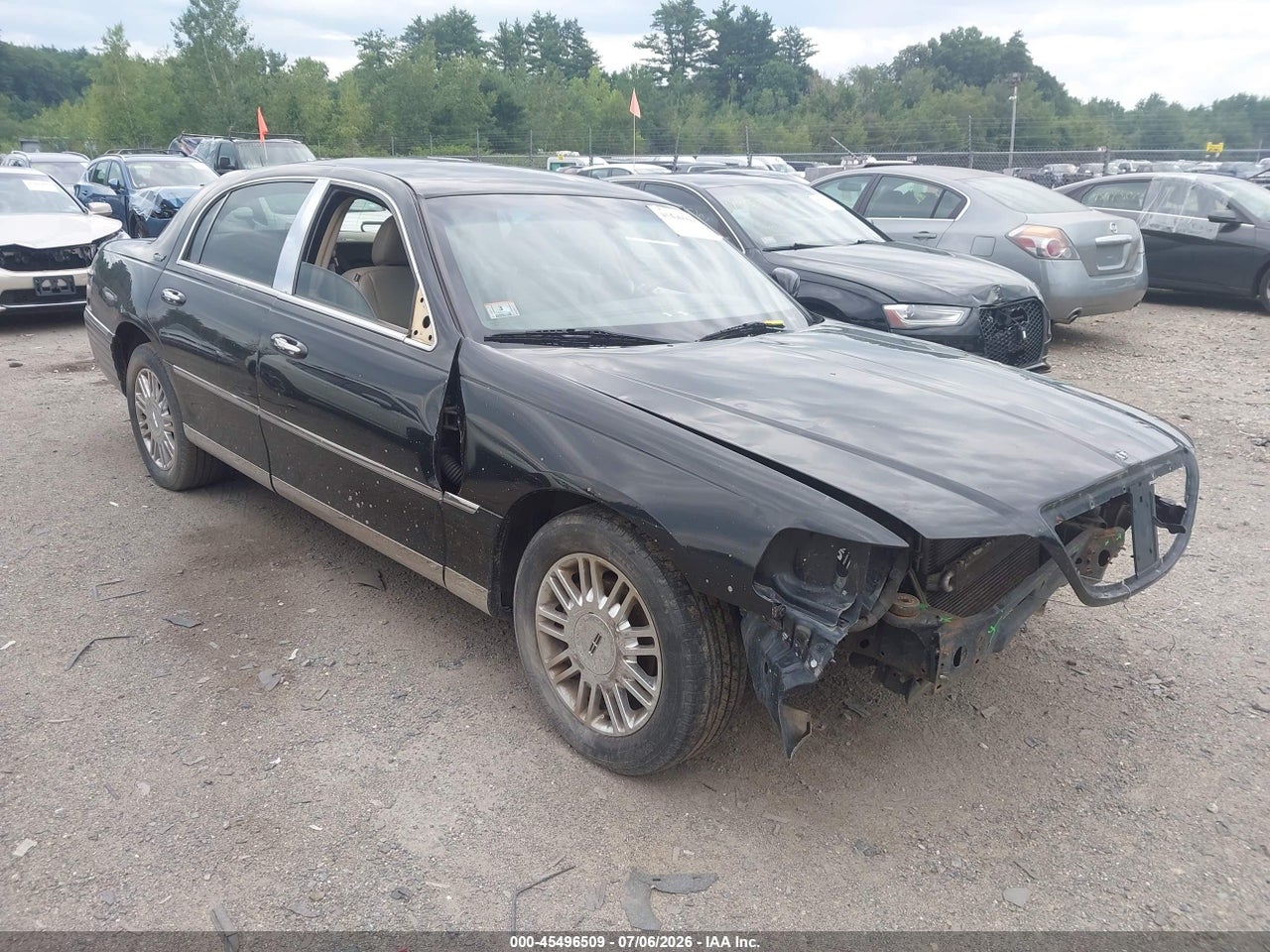 2LNBL8CV7AX****** · 2010 LINCOLN TOWN CAR SIGNATURE LIMITED