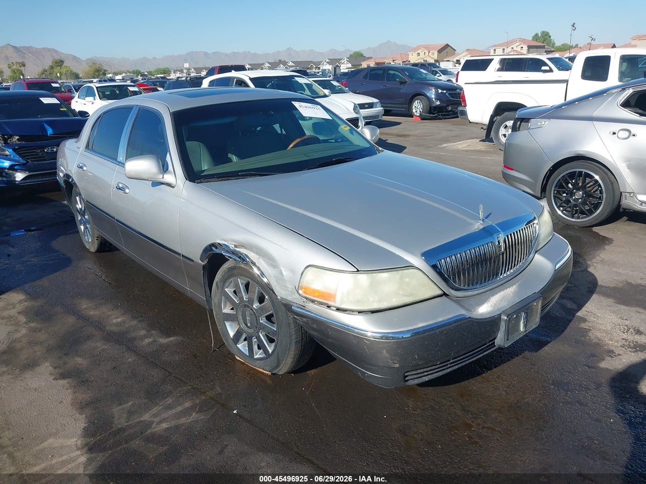 1LNHM83W34Y****** · 2004 LINCOLN TOWN CAR ULTIMATE