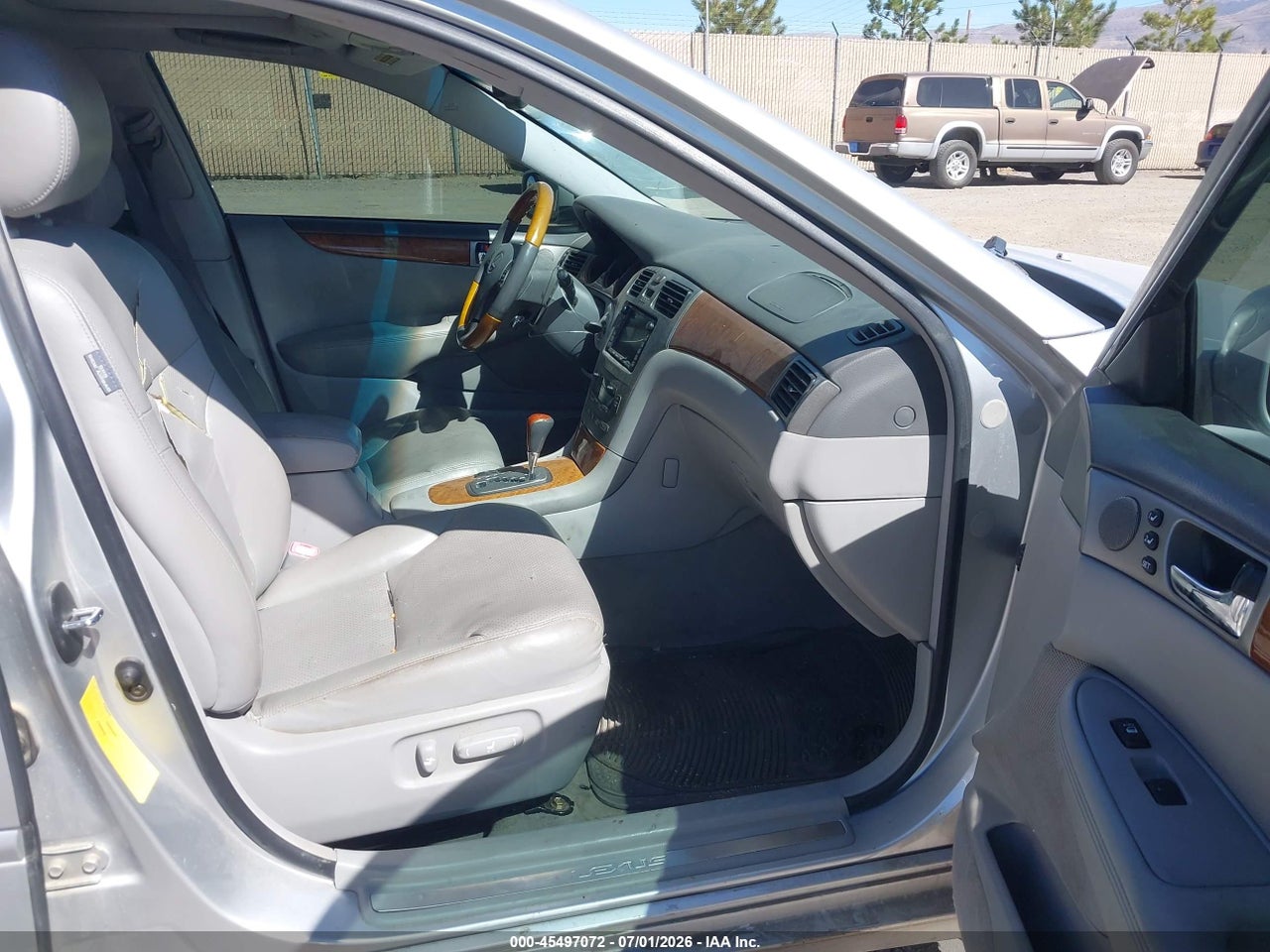2005 LEXUS ES 330   · 5/11