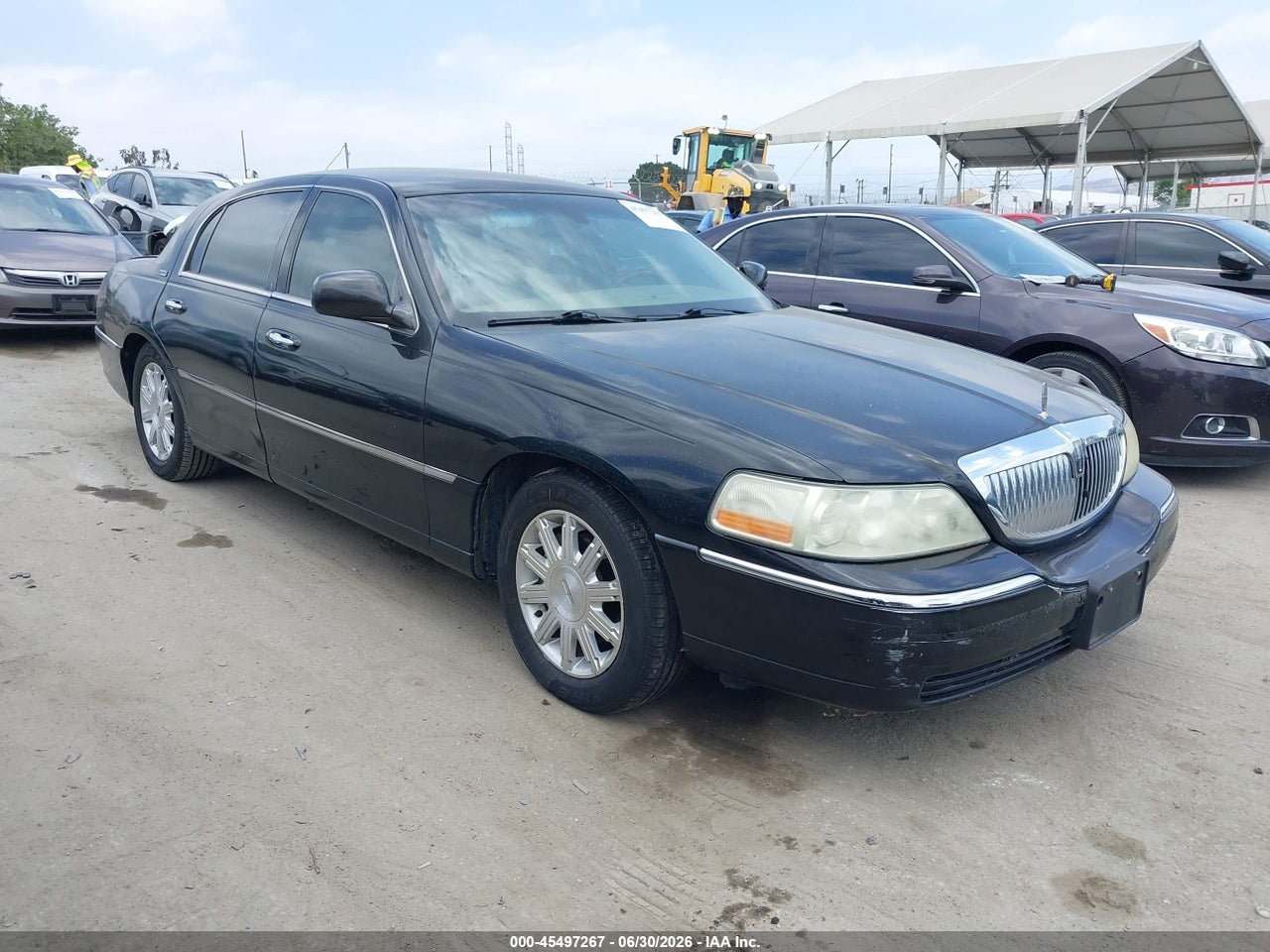 2LNBL8CV9BX****** · 2011 LINCOLN TOWN CAR SIGNATURE LIMITED