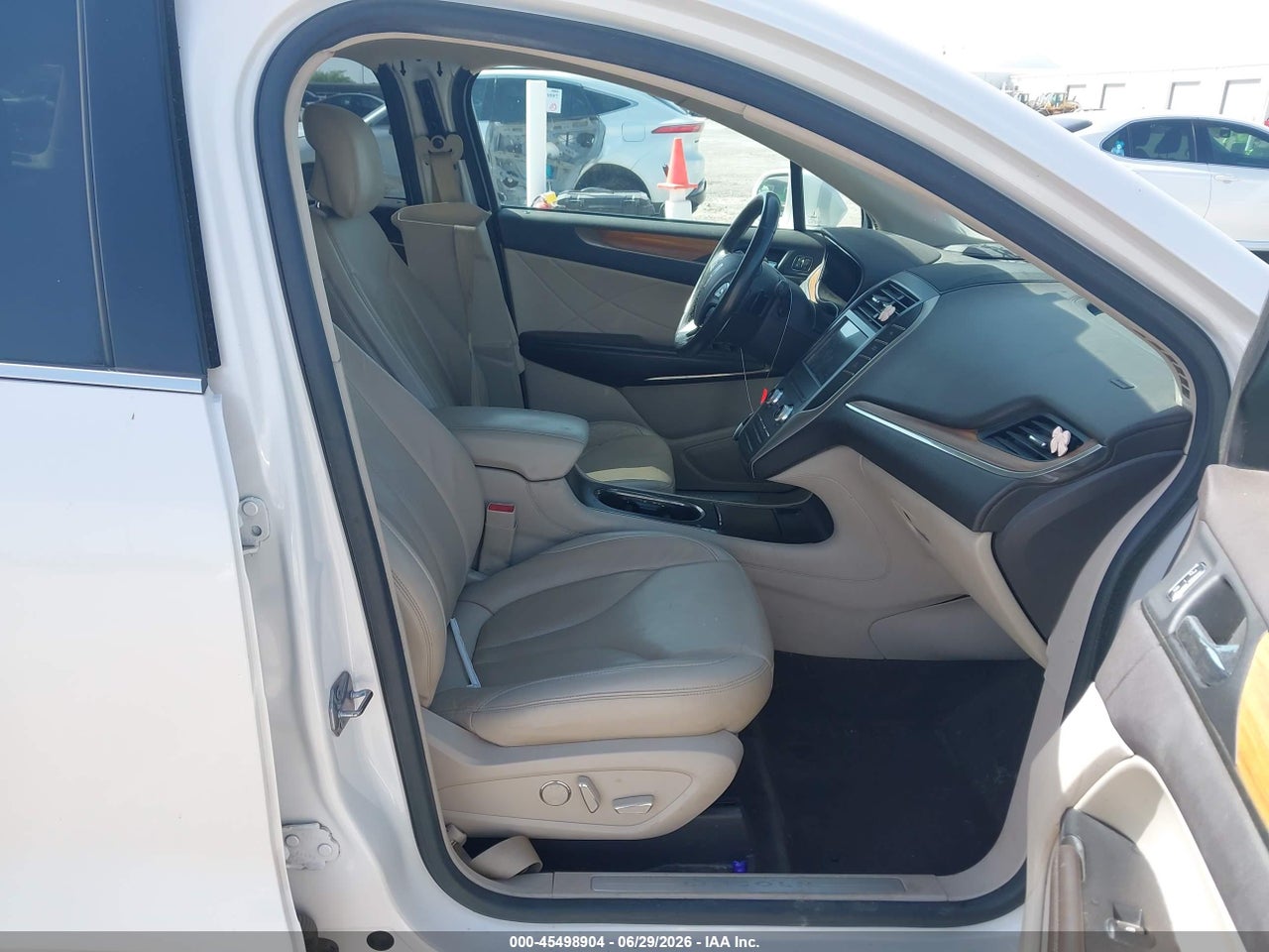 2018 LINCOLN MKC SELECT · 5/11