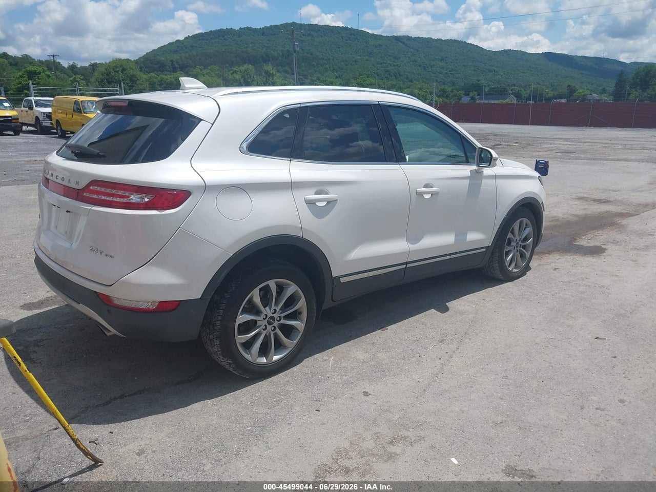 2017 LINCOLN MKC SELECT · 4/11