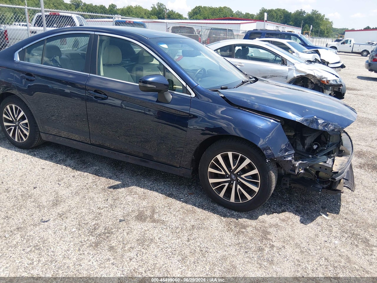 4S3BNAF66J3****** · 2018 SUBARU LEGACY 2.5I PREMIUM