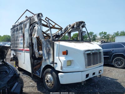 1999 FREIGHTLINER CHASSIS M LINE WALK-IN VAN