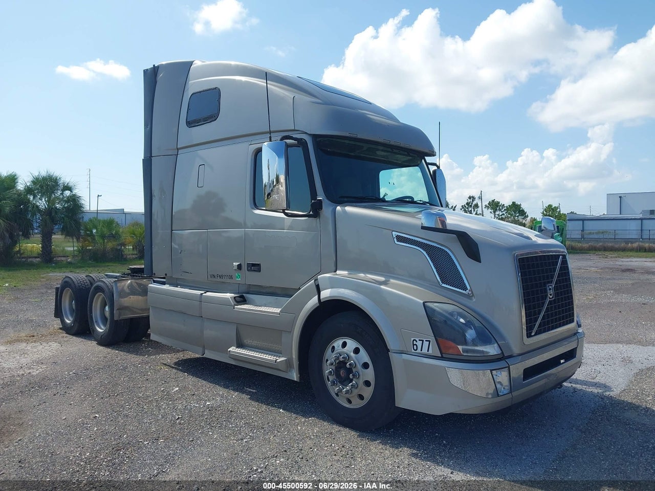 4V4NC9TH7FN****** · 2015 VOLVO VN VNL