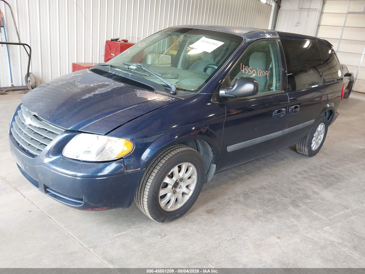 2006 CHRYSLER TOWN &amp; COUNTRY · 2/11