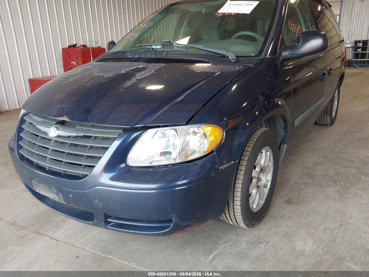 2006 CHRYSLER TOWN &amp; COUNTRY · 6/11