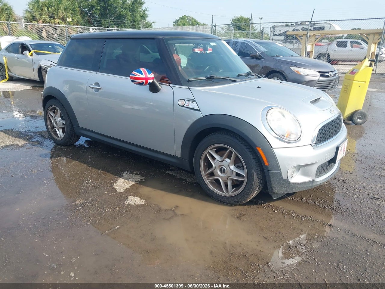 WMWMF73598T****** · 2008 MINI COOPER S