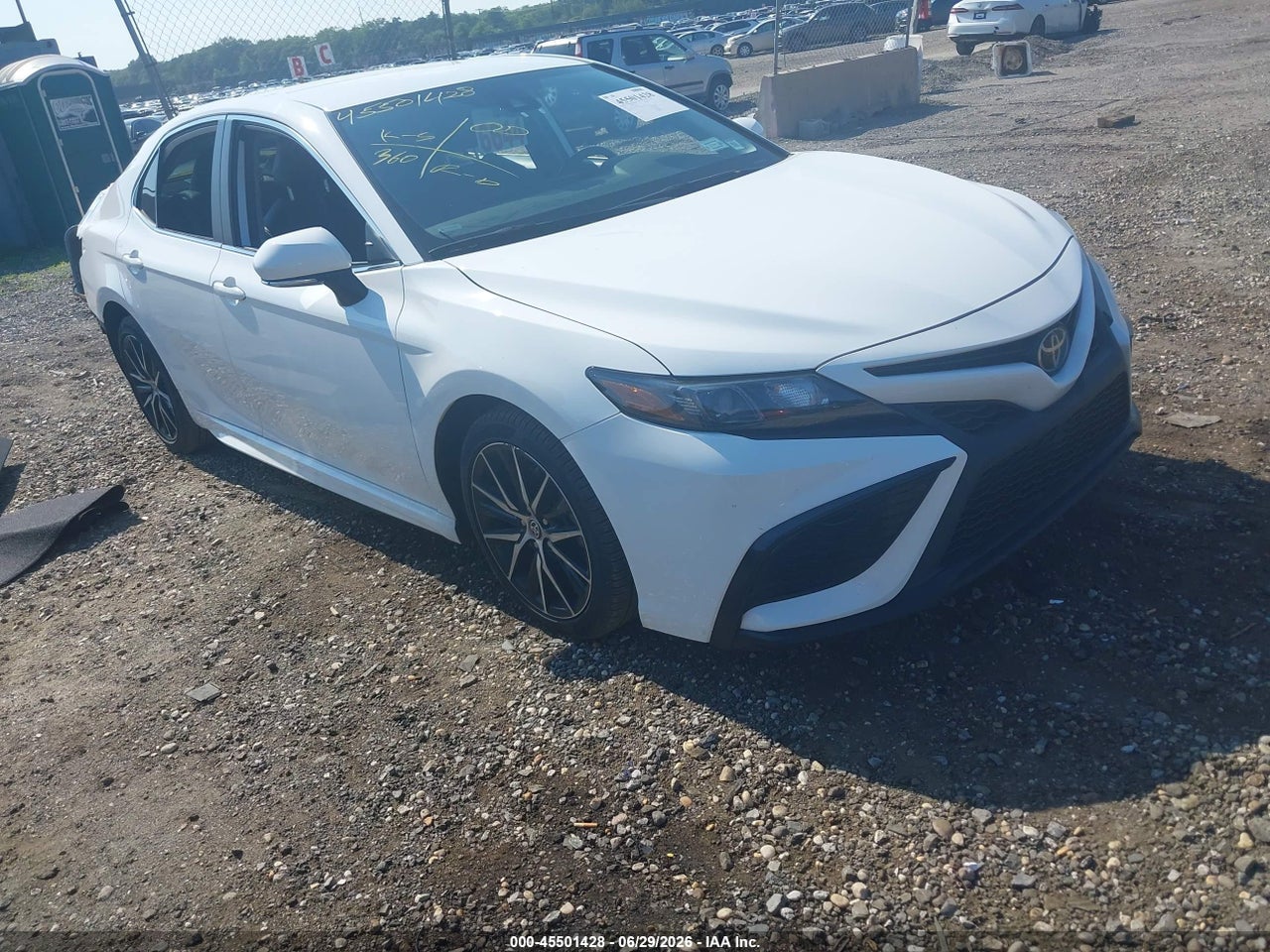 4T1G11AK5NU****** · 2022 TOYOTA CAMRY SE