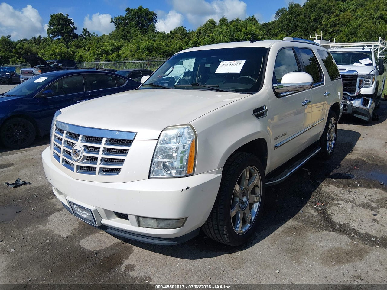 2012 CADILLAC ESCALADE LUXURY · 2/11