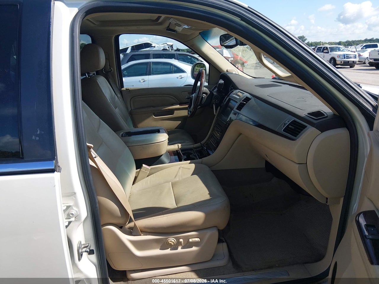 2012 CADILLAC ESCALADE LUXURY · 5/11