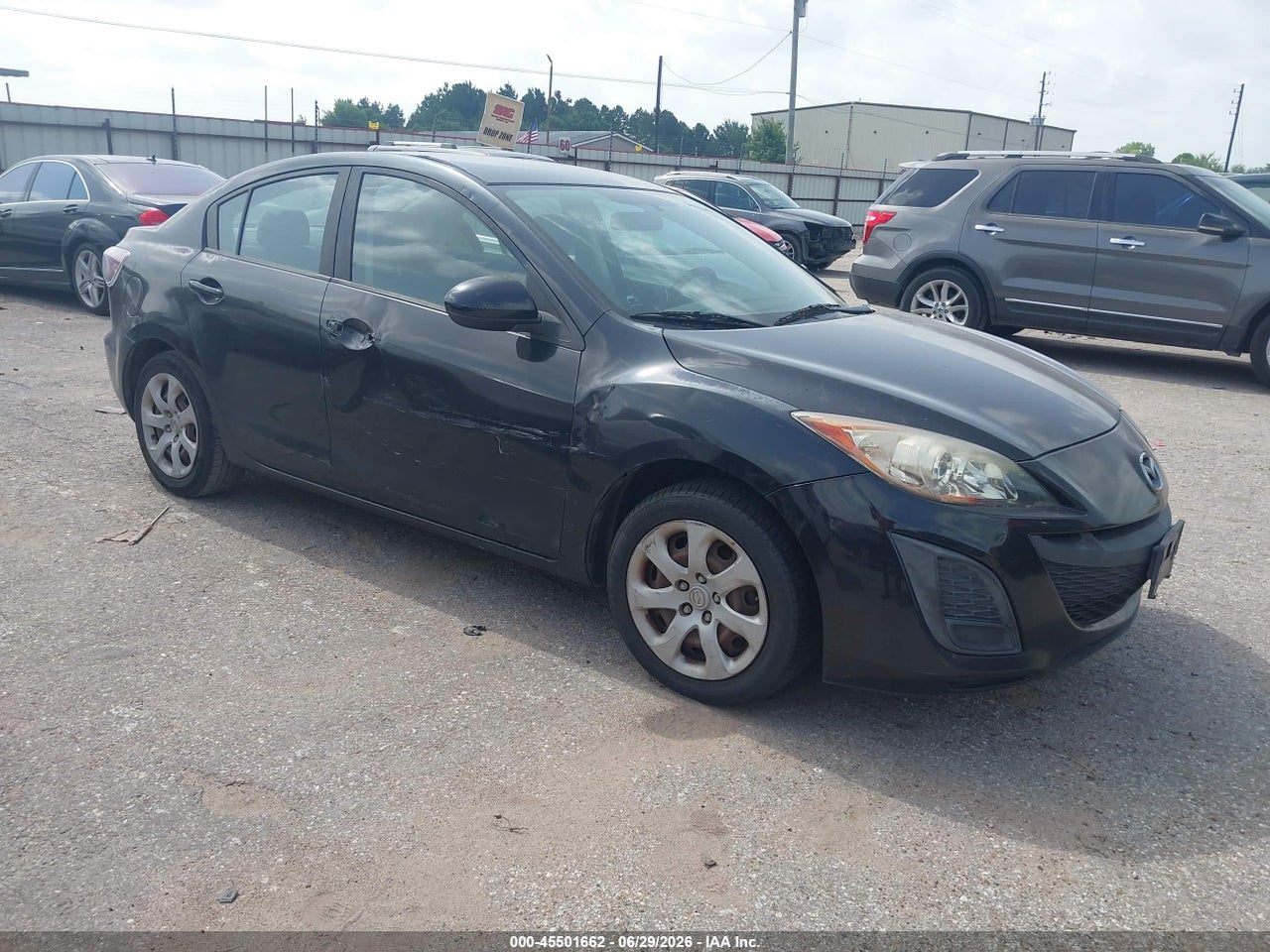 JM1BL1UF4B1****** · 2011 MAZDA MAZDA3 I SPORT