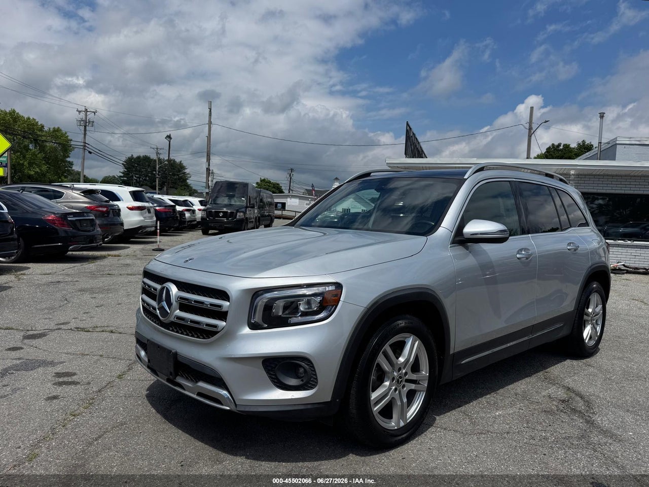 2021 MERCEDES-BENZ GLB 250 4MATIC · 2/10
