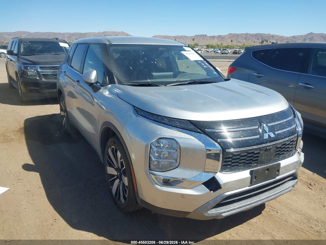 JA4J3VA87SZ****** · 2025 MITSUBISHI OUTLANDER SE 2.5 2WD