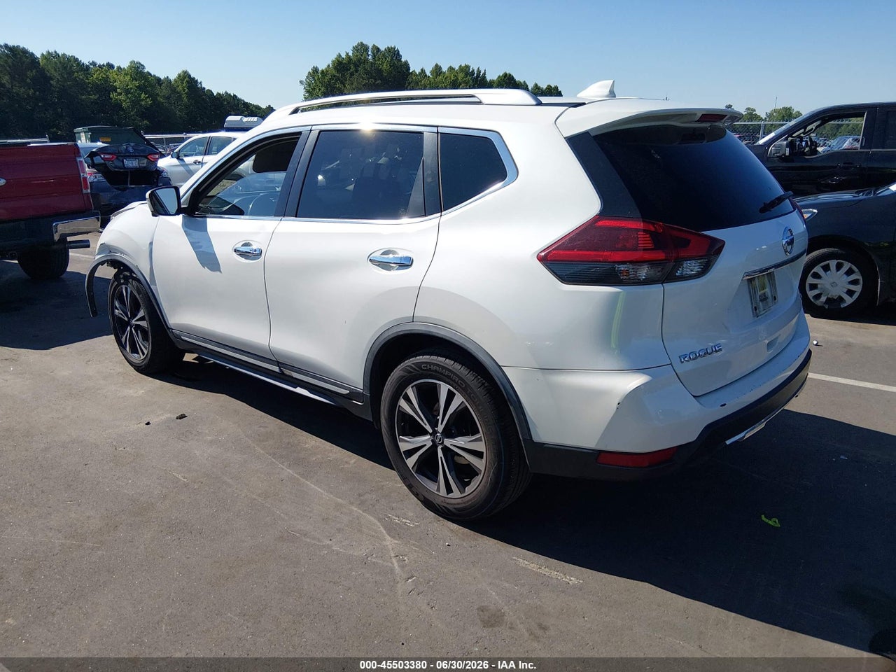 2018 NISSAN ROGUE SL · 3/11