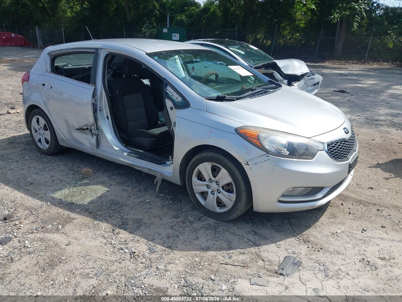 KNAFK5A84G5****** · 2016 KIA FORTE LX