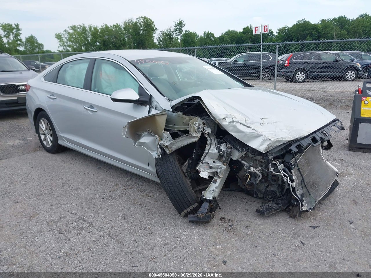 5NPE24AF8KH****** · 2019 HYUNDAI SONATA SE