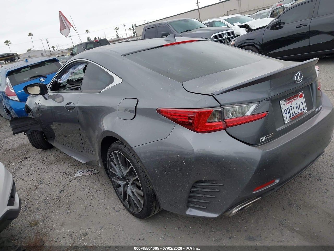 2016 LEXUS RC 200T   · 3/10