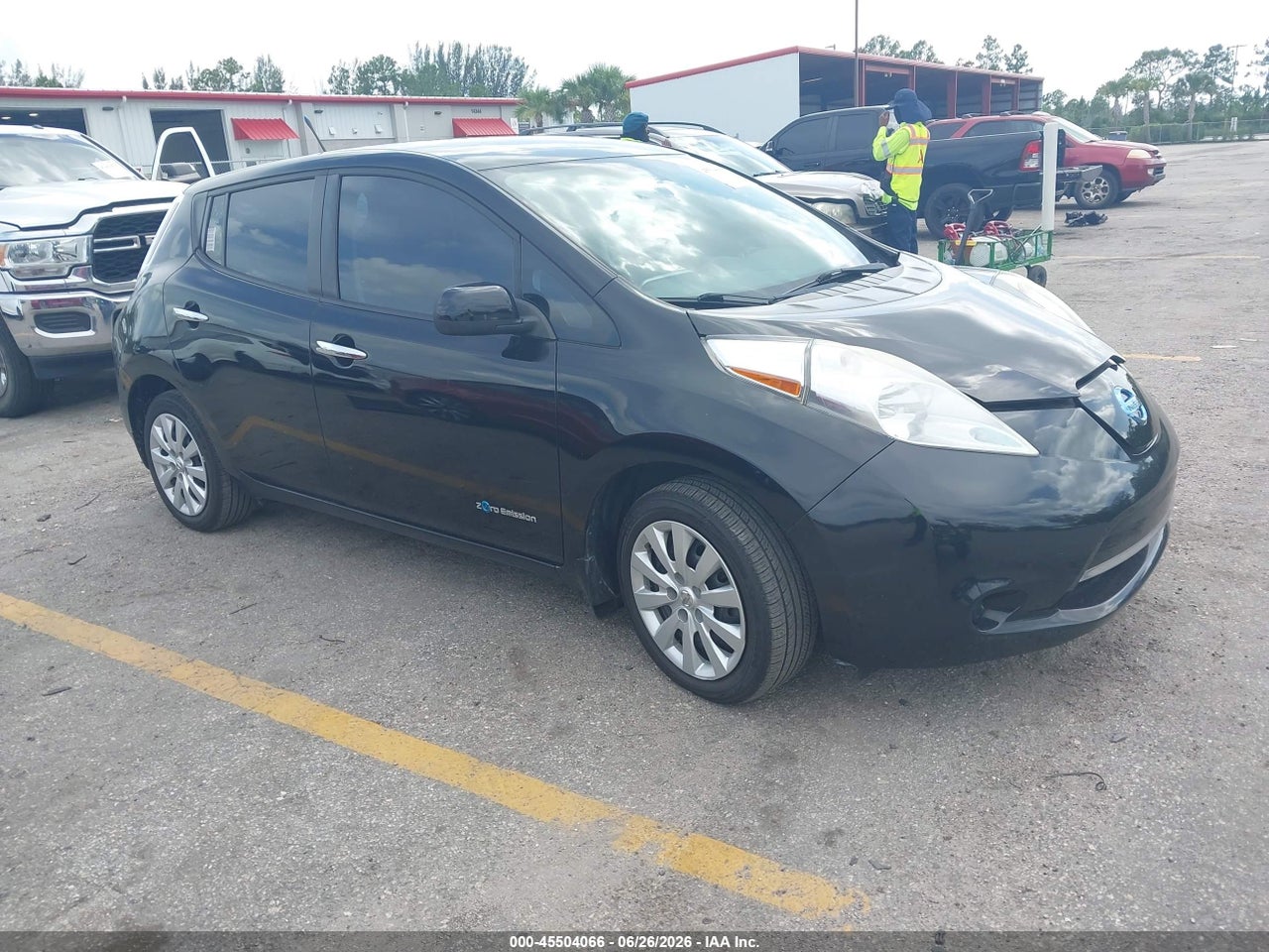 1N4AZ0CPXFC****** · 2015 NISSAN LEAF S