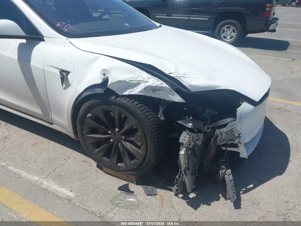 2016 TESLA MODEL S 60/70/75/85 · 6/11