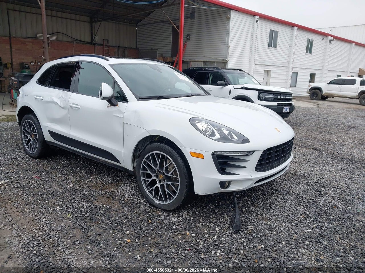 WP1AA2A52JL****** · 2018 PORSCHE MACAN SPORT EDITION