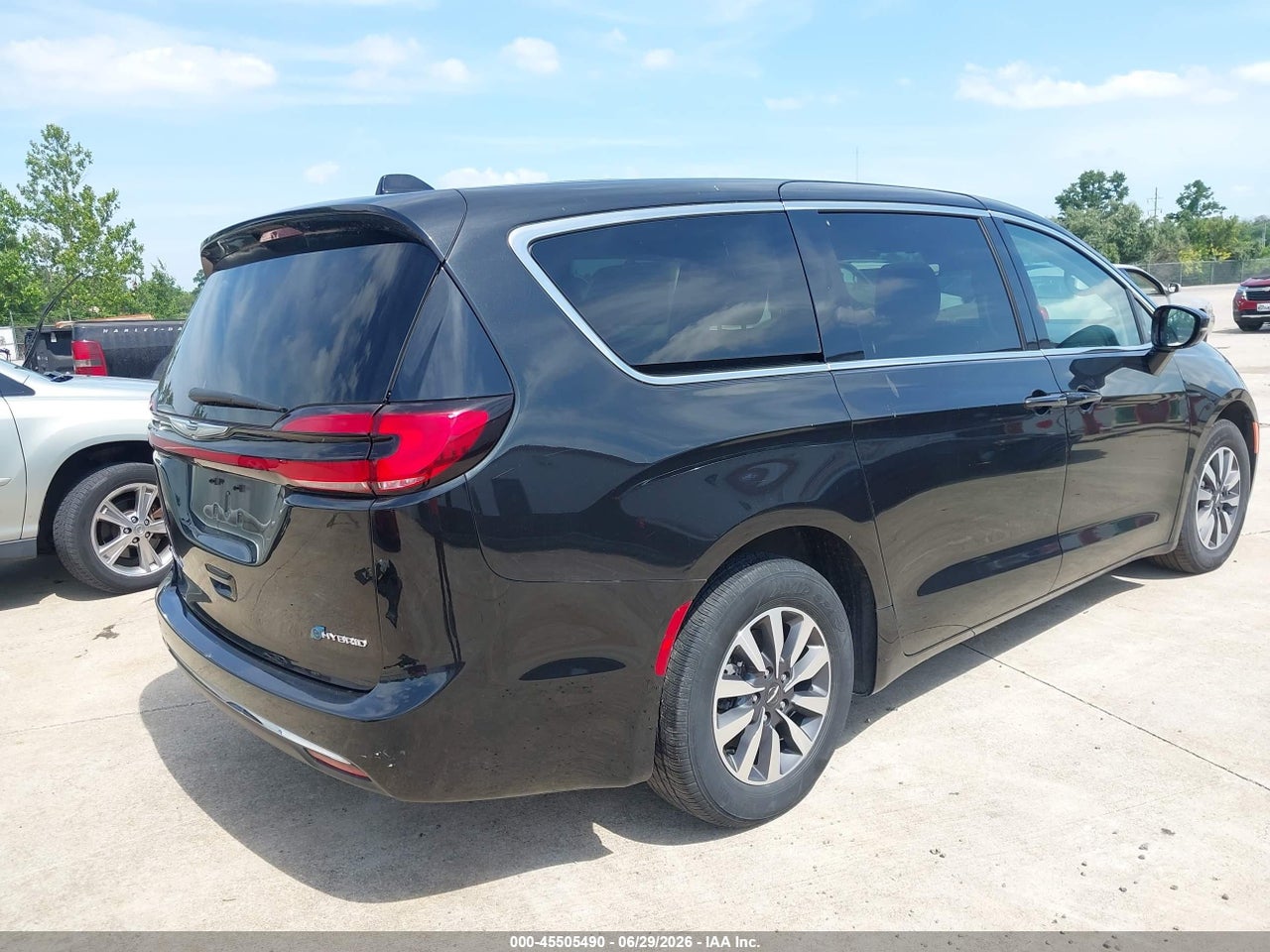 2022 CHRYSLER PACIFICA · 4/11