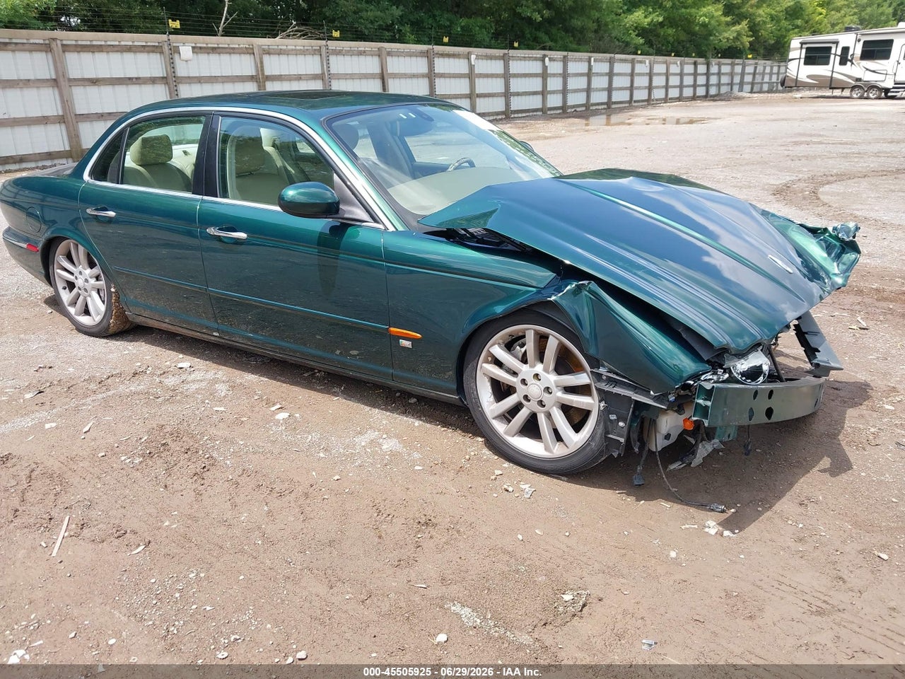 SAJWA73BX5T****** · 2005 JAGUAR XJ XJR