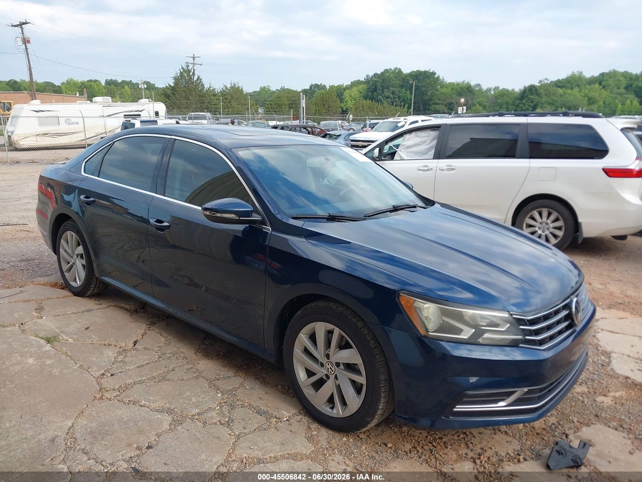 1VWBA7A38JC****** · 2018 VOLKSWAGEN PASSAT 2.0T SE