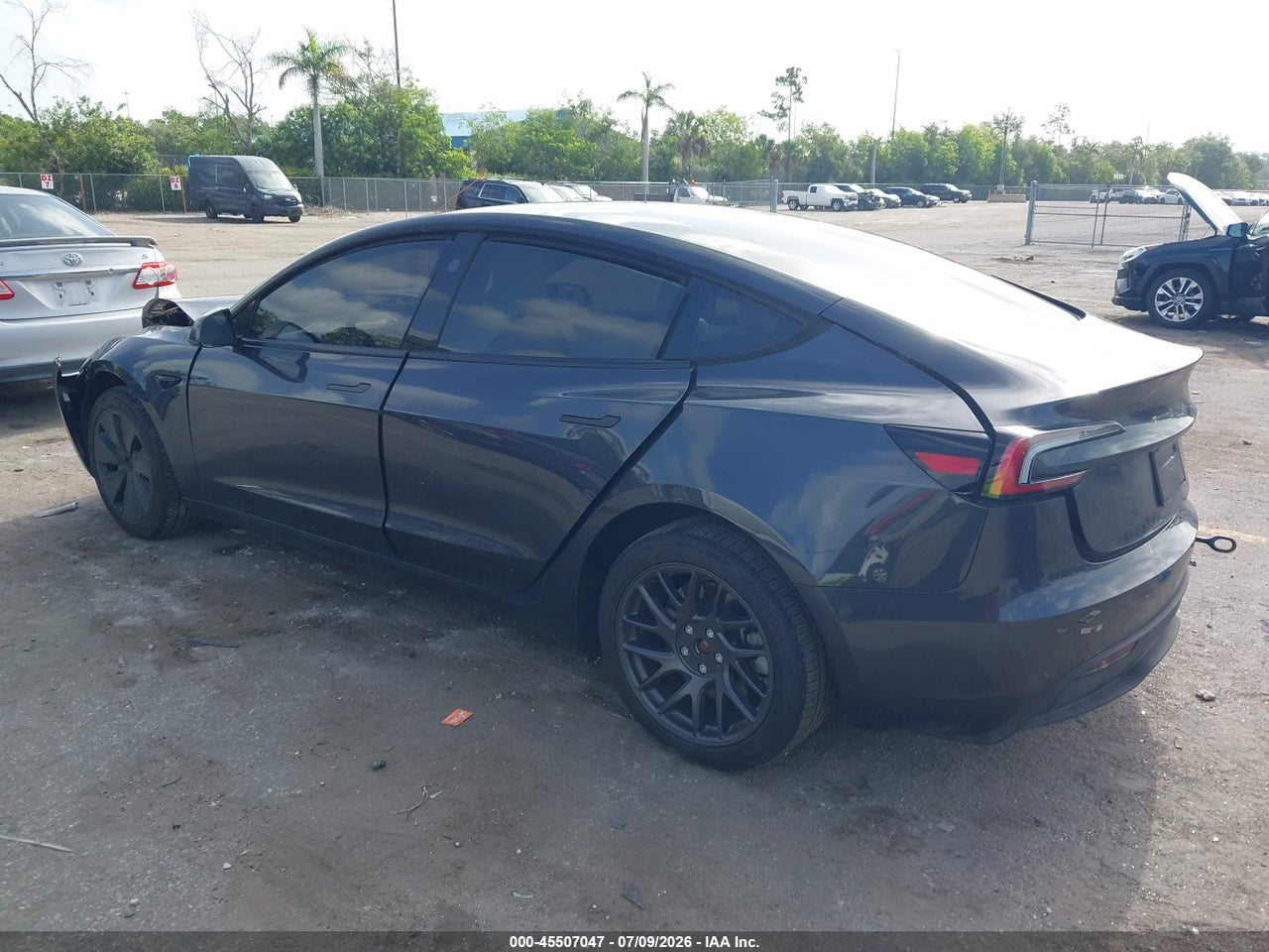 2025 TESLA MODEL 3 LONG RANGE REAR-WHEEL DRIVE/STANDARD REAR-WHEEL DRIVE · 3/9