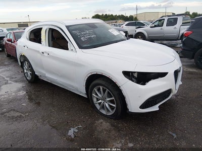 ZASFAKBN8J7****** · 2018 ALFA ROMEO STELVIO TI AWD