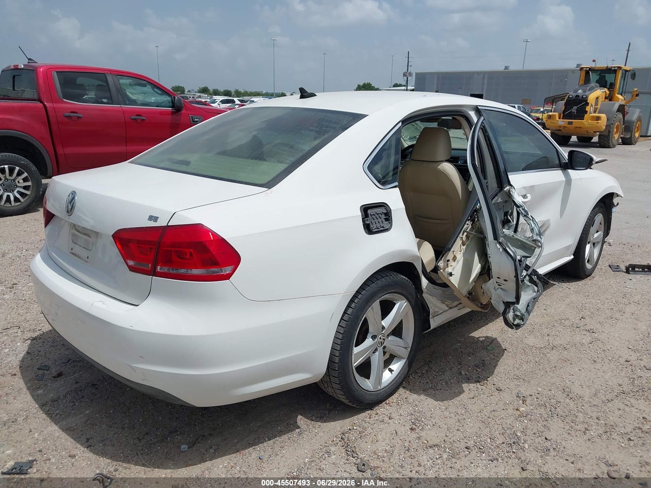 2012 VOLKSWAGEN PASSAT 2.5L SE · 4/11