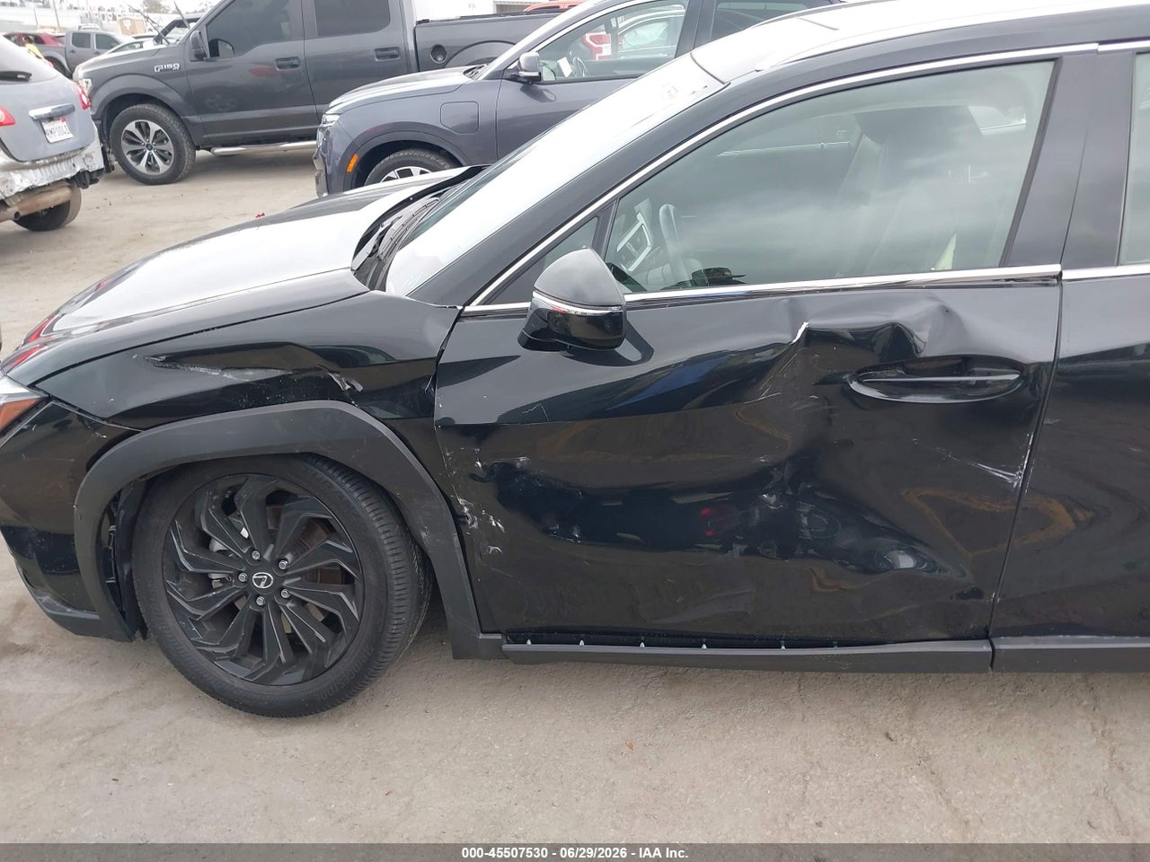 2025 LEXUS UX 300H · 6/10