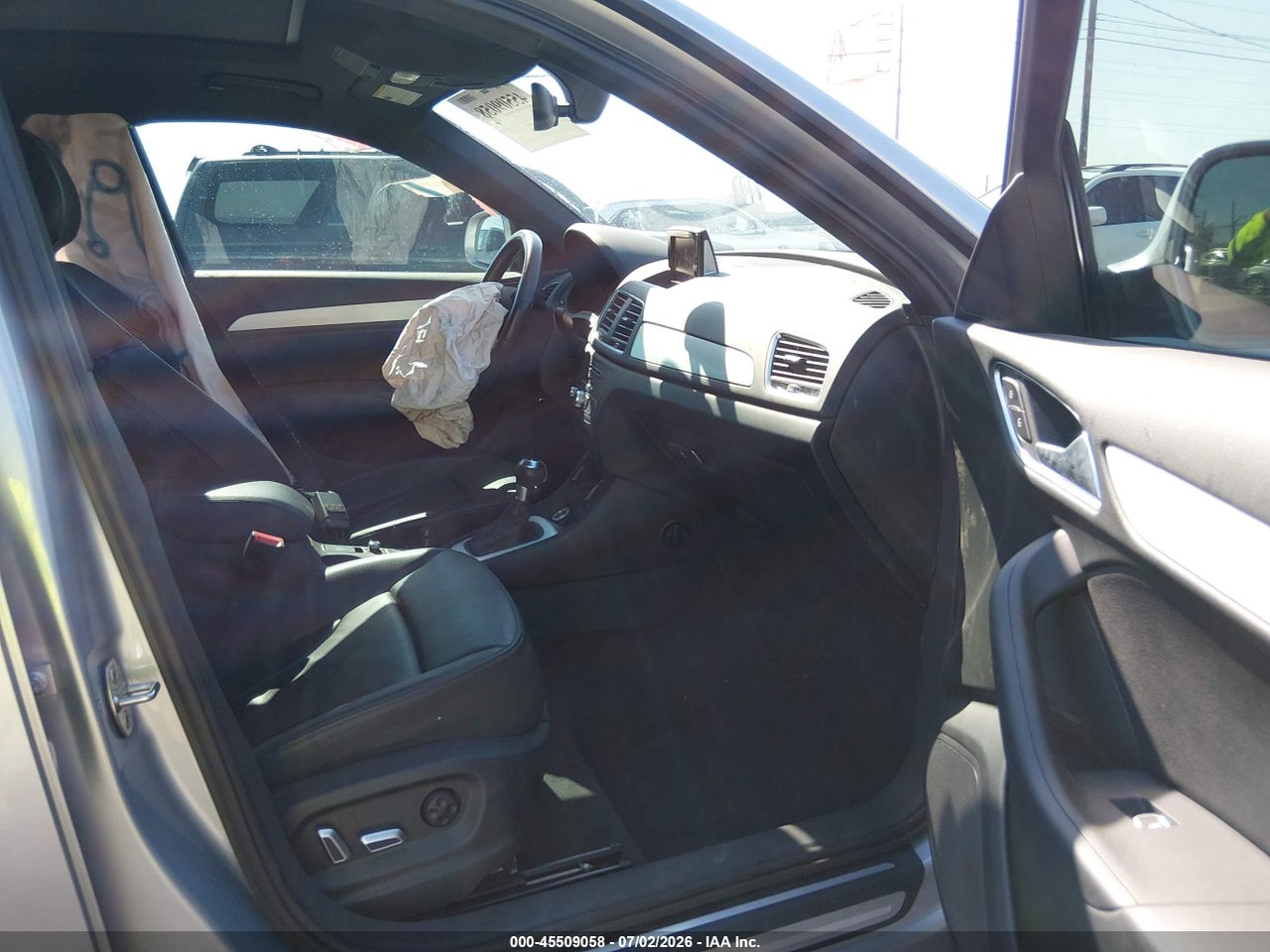 2018 AUDI Q3 2.0T PREMIUM/2.0T SPORT PREMIUM · 5/11