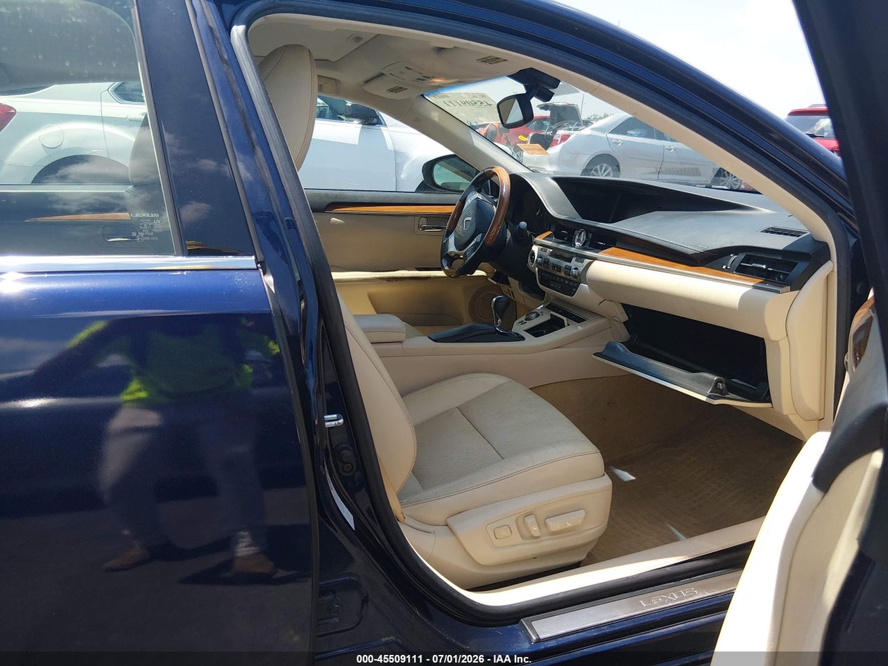 2014 LEXUS ES 300H   · 5/11